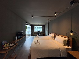 Centric Place Hotel