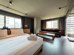 Centric Place Hotel