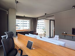 Centric Place Hotel