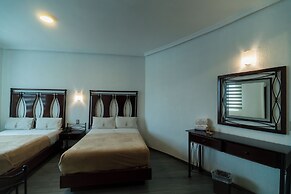 Hotel Alcazar