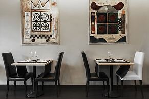Twentyone Hotel