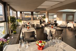 Twentyone Hotel