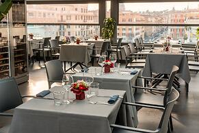 Twentyone Hotel