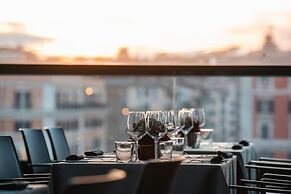 Twentyone Hotel
