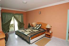 Hotel East West