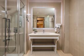 Alexandra Beach Resort & Spa