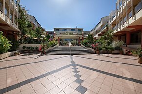 Hydramis Palace Beach Resort