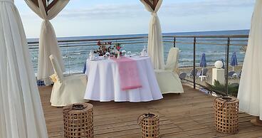 Hydramis Palace Beach Resort