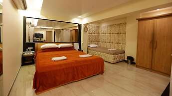 Hotel Metro Palace