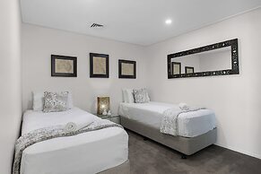 Peninsula Airlie Beach