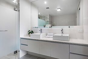 Peninsula Airlie Beach