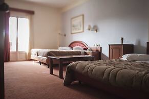 Art Pythia Hotel