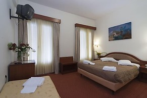 Art Pythia Hotel
