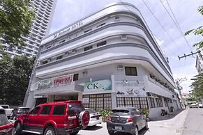 W Express Hotel