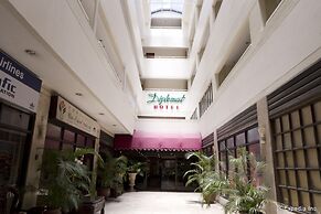 W Express Hotel