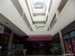 W Express Hotel