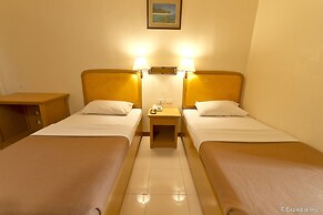 W Express Hotel