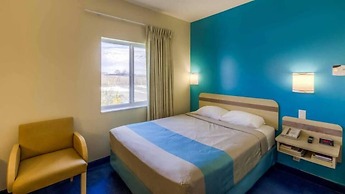 Super 8 by Wyndham Estevan