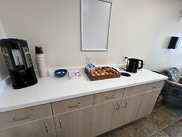 Super 8 by Wyndham Estevan