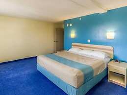 Super 8 by Wyndham Estevan