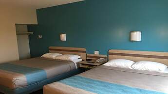 Super 8 by Wyndham Estevan
