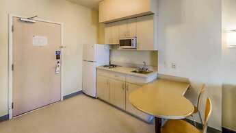 Super 8 by Wyndham Estevan