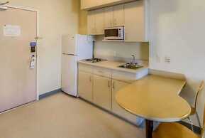 Super 8 by Wyndham Estevan
