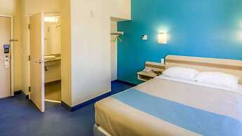 Super 8 by Wyndham Estevan