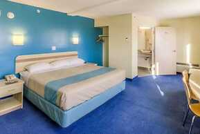 Super 8 by Wyndham Estevan
