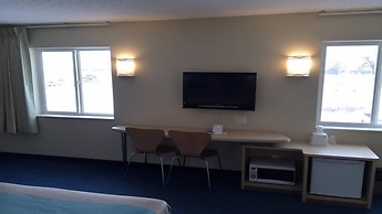 Super 8 by Wyndham Estevan
