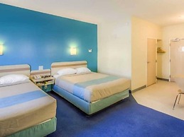 Super 8 by Wyndham Estevan