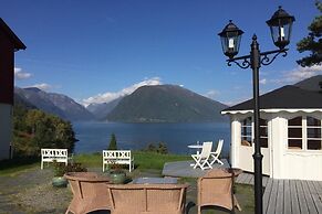 Dragsvik Fjordhotel
