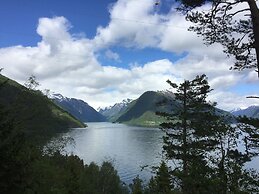 Dragsvik Fjordhotel