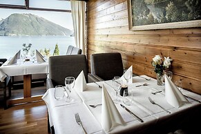 Dragsvik Fjordhotel