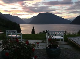 Dragsvik Fjordhotel