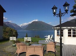 Dragsvik Fjordhotel