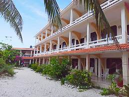 Hotel Cabanas Maria del Mar
