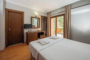 Hotel Pine Valley
