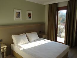 Hotel Pine Valley