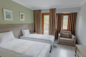 Hotel Pine Valley