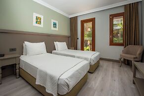 Hotel Pine Valley