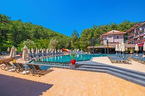 Hotel Pine Valley