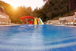 Hotel Pine Valley
