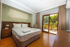 Hotel Pine Valley