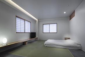 City Hotel N.U.T.S.