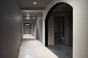 City Hotel N.U.T.S.