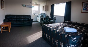 Charles Court Motel