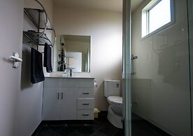 Charles Court Motel