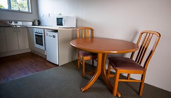 Charles Court Motel
