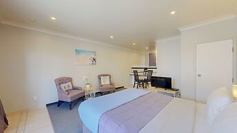 Albatross Motel